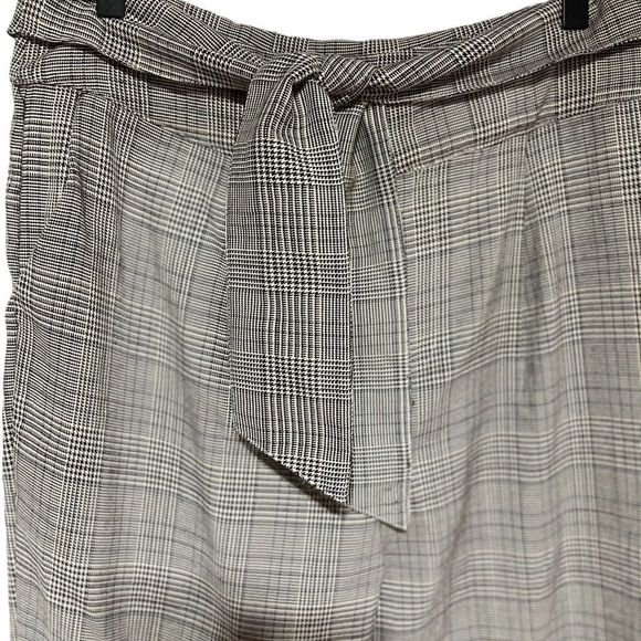Plaid Tie Waist High-rise puddle pants that are cut in a relaxed silhoue… - Picture 10 of 13